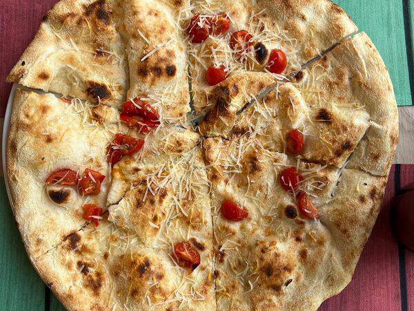 Pulcinella - Фокачча с томатами и сыром пармезан