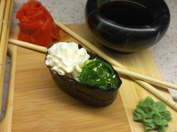 Скушай Суши - Сырный гункан чука