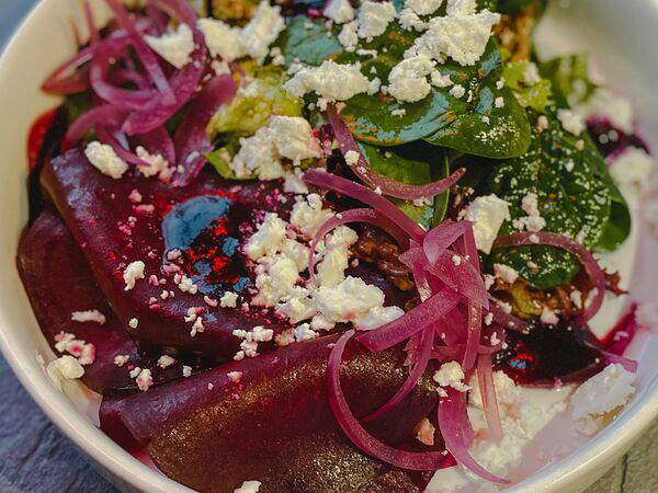 Ресторан 101 - Свекла, маринованный лук, фета