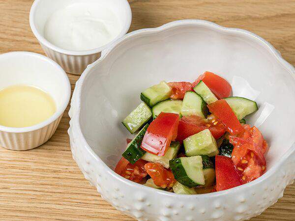 Milovita - Салат с огурцами и помидорами