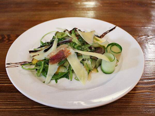 Таверна - Салат с вяленой уткой