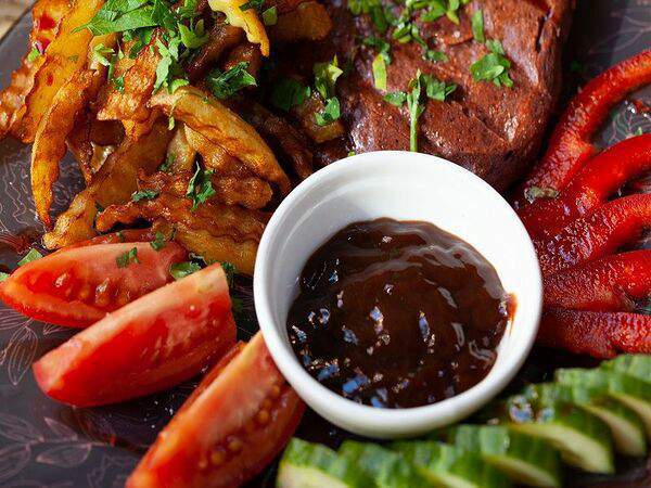 Go Vegan - Стейк сейтана с гарниром