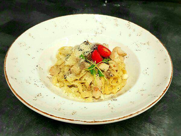 Milk - Паста Альфредо с креветками