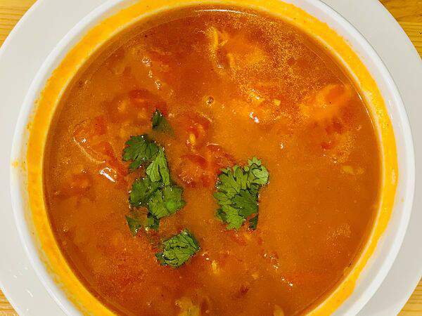 Харбин - Бульон с помидором и свининой