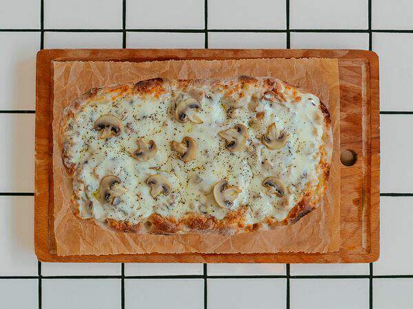 Футурист. Bar & Kitchen - Пинса Французский жюльен