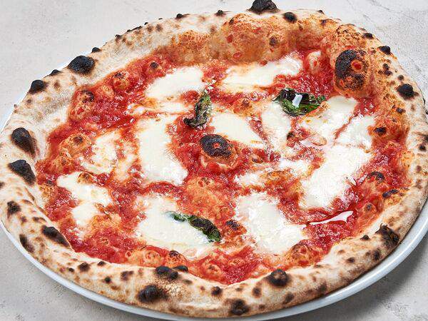 Centrale - Пицца Маргарита