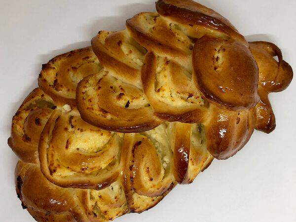 La булка - Плетенка с творогом