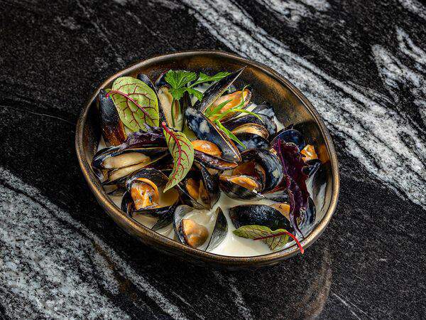 Valhalla - Мидии в соусе дорблю