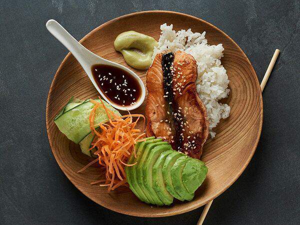 Kobutsu - Лосось в соусе пад тай