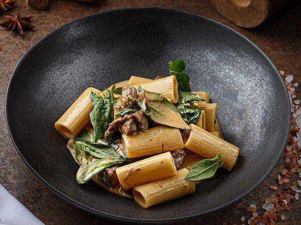 Fratelli - Ригатони с телячьими щечками и перечным соусом