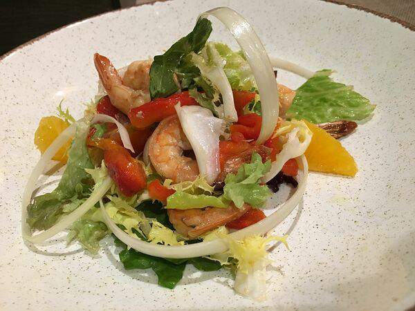 Вехотка - Салат с тигровыми креветками