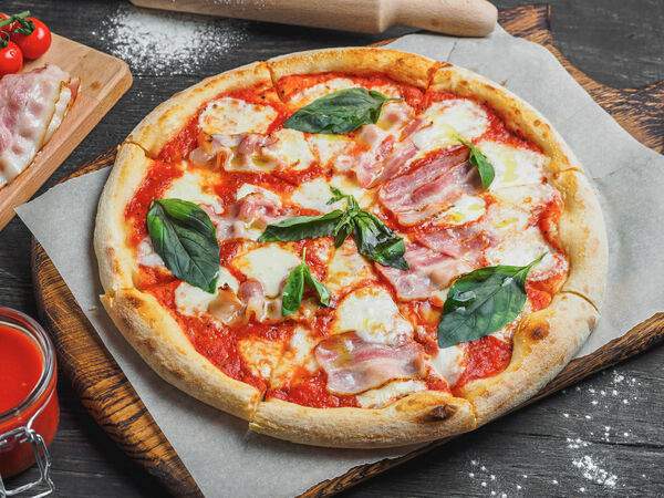 Хорошим людям - Пицца Маргарита с беконом