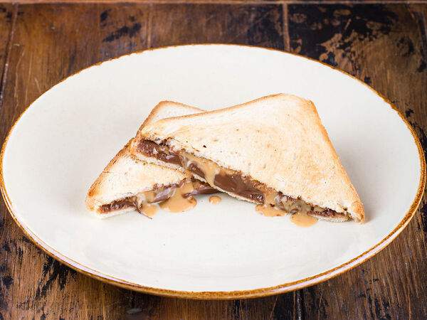 Бургерная лавка Краснодарский парень - Тост с арахисовой пастой и нутеллой