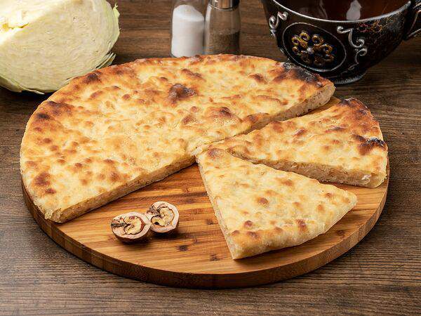 Осетинские пироги - Осетинский пирог с капустой и грецким орехом