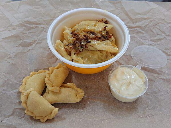 Два пирога - Вареники с картошкой и жареным луком