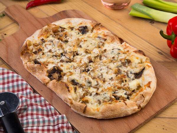 Pinzeria by Bontempi - Пинца Белые грибы и горгонзолла