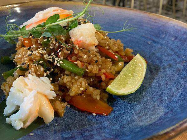 Рыбы бы - Тяхан с мясом краба, креветками, лемонграссом и стручковой фасолью