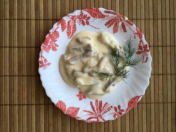 Кафе Мария - Язык говяжий в сливочно-чесночном соусе