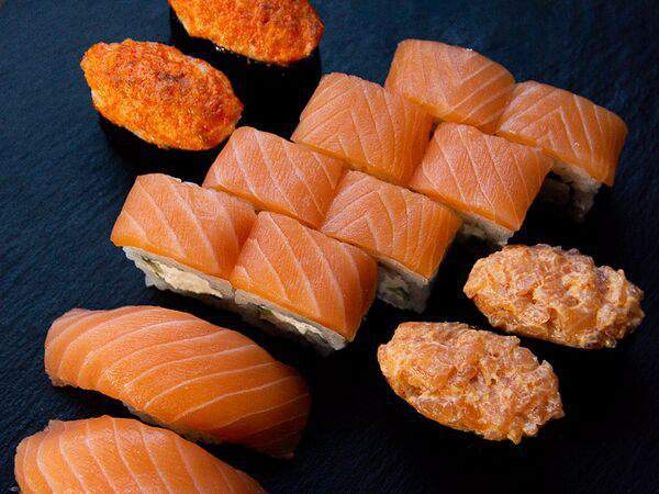 Youbona Sushi - Сочный лосось