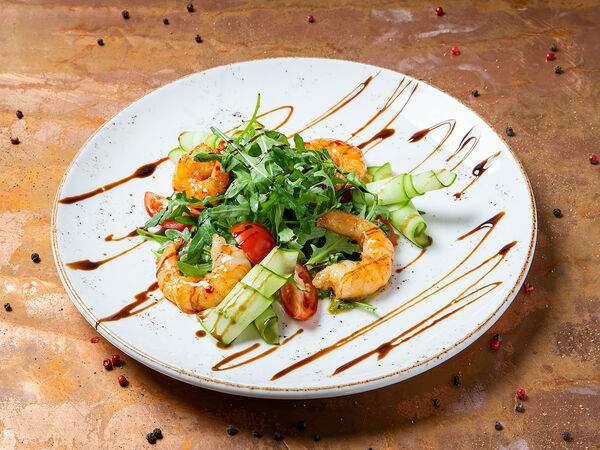 Фабрика - Салат с рукколой и глазированными креветками