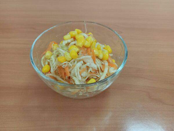 Обеды на Баррикадной - Салат Витаминный с кукурузой