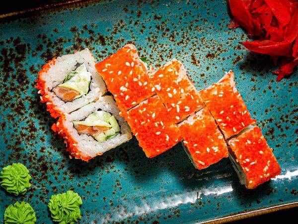 Суши бай Б - Ролл Калифорния с копченым лососем