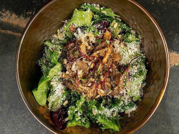 Kolbasabar - Салат с мраморной говядиной