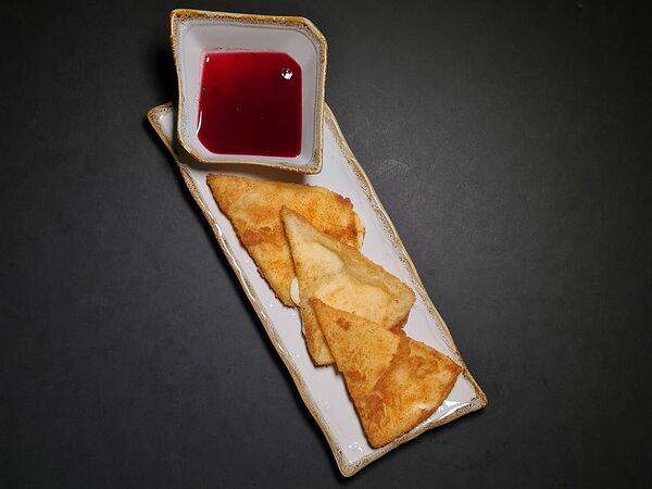 Мимино - Сыр сулугуни, жаренный в сухарях