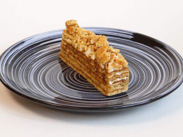 21 квартира - Пирожное Медовик с грецким орехом