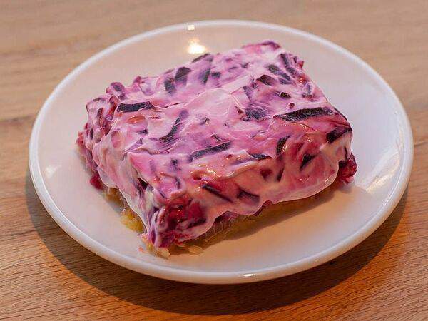 Калининградская столовая - Сельдь под шубой