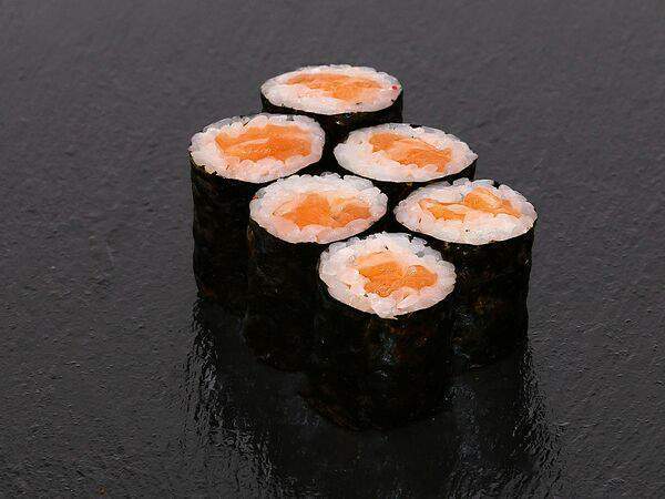SushiTokyo - Маки с копченым лососем