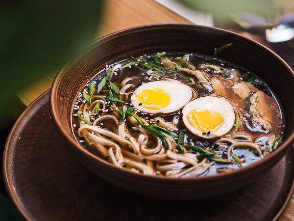 Brisket Eat & Fun - Чикен рамен с шиитаке