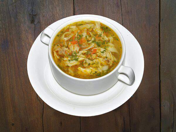 С акцентом - Куриный суп с лапшой