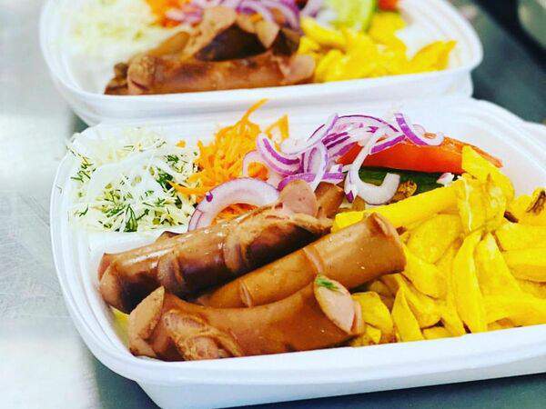 Донер кебаб - Сосиски в тарелке