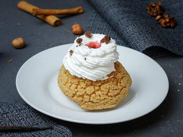 Tastyfood - Шу с кракелином, ванильным кремом и малиновым конфи