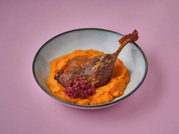 Manick Cakes - Утка конфи с брусникой