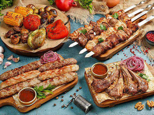 Грузинские каникулы - Ассорти шашлыков, люля-кебаб и овощей на углях Стандарт