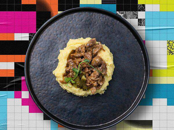 До двери - Бефстроганов с картофельным пюре