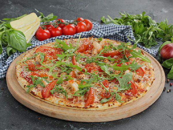 Традиции вкуса - Пицца с икрой и рукколой