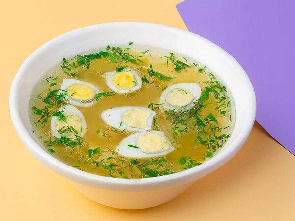 Ирис - Бульон куриный с перепелиными яйцами