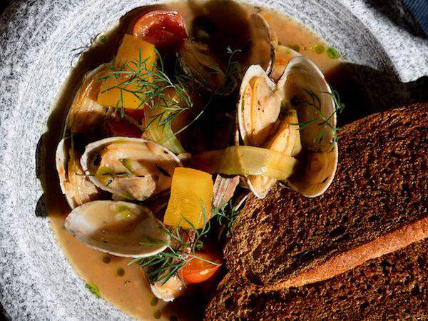 Loft Cafe - Вонголе с овощами