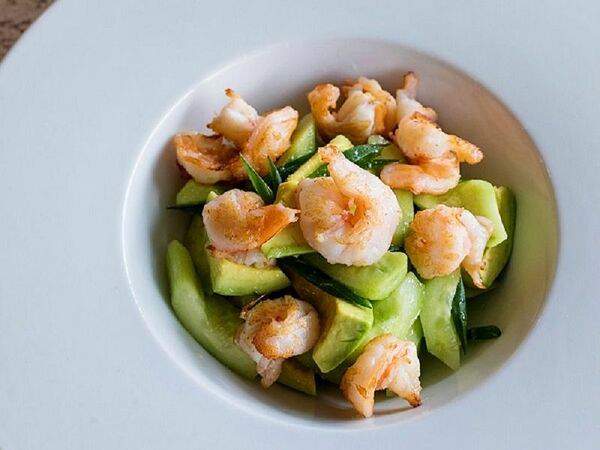 Кафе-пекарня Поль Бейкери - Салат Авокадо, огурец, креветки