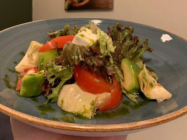 Pulcinella - Салат с овощами и моцареллой