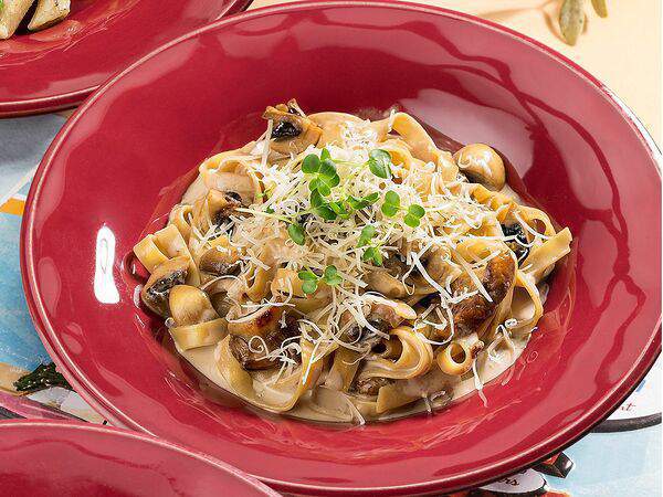 Уютное кафе Бенджамин - Паста Тальятелле с белыми грибами