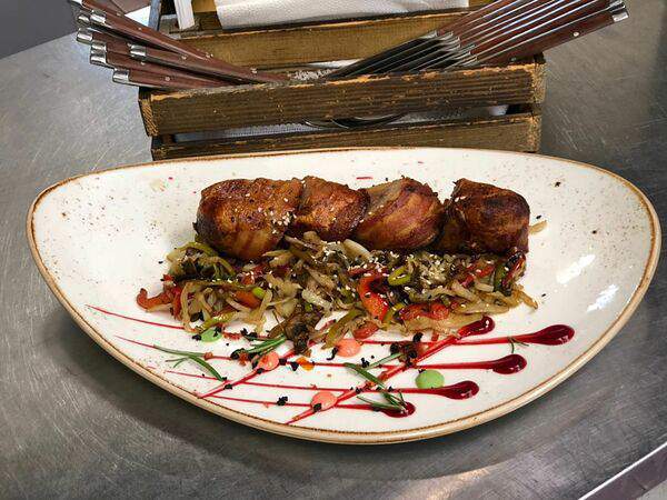 Ресторан 2Avenue - Свиная вырезка с овощами по-тайски