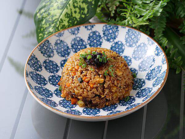 Dong po - Китайский рис с говядиной и соусом из черных бобов