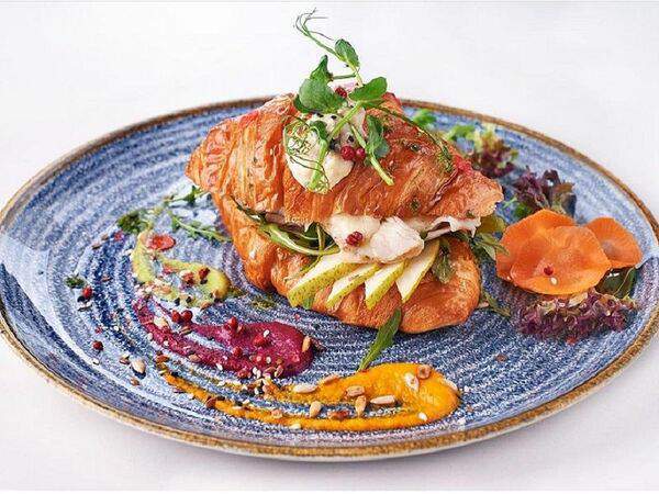 Zavtraki 24 - Сливочный круассан с индейкой