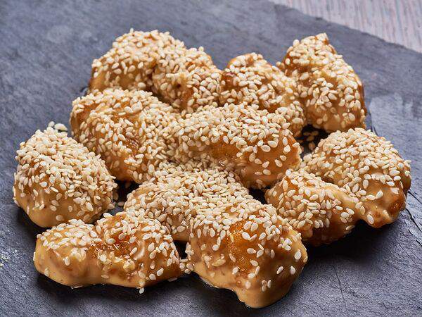 Crazy Brothers - Куриный Попкорн в соусе Терияки с кунжутом