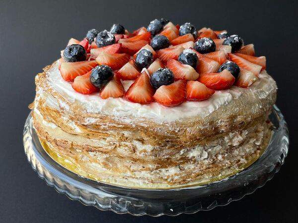 Кекс - Блинный торт с ягодами