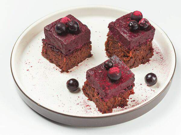 Трактир белый - Торт из свеклы и черной смородины, Пп